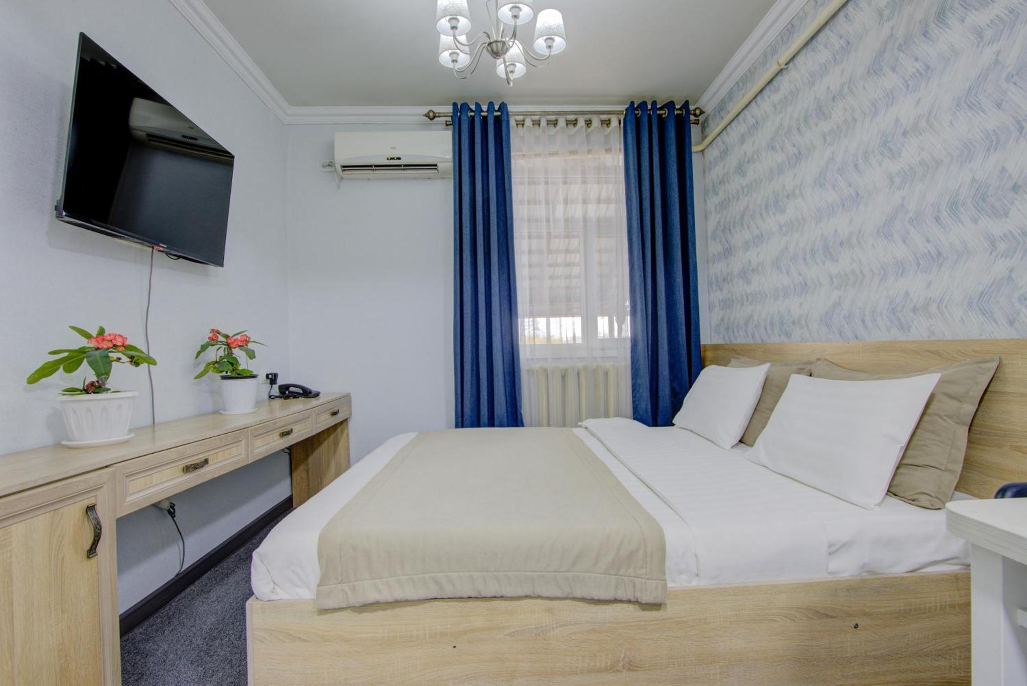 Viva Hotel Biskek Kültér fotó