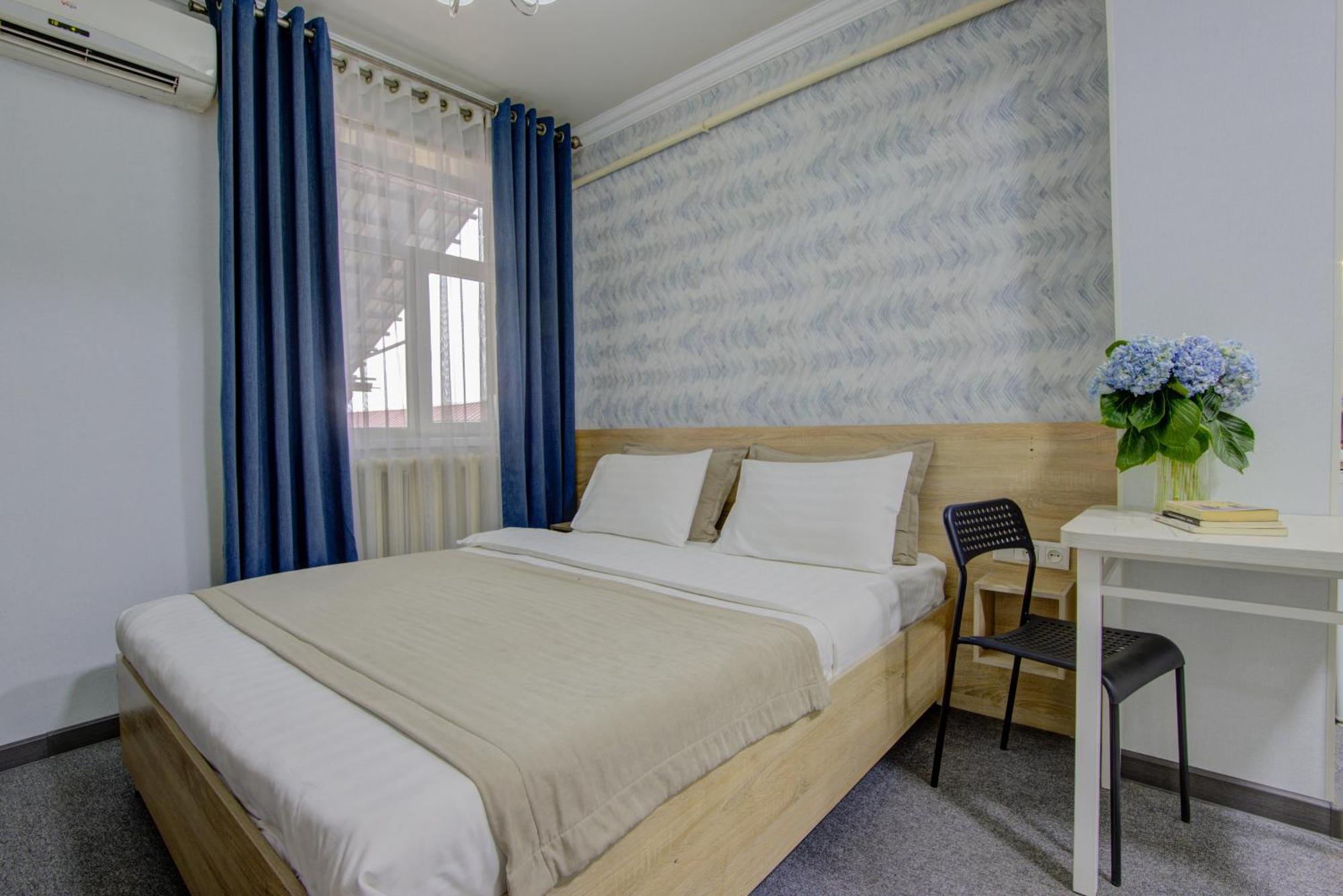 Viva Hotel Biskek Kültér fotó